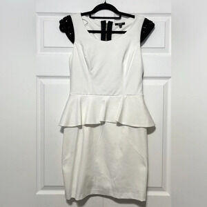 XOXO Peplum dress with open back design w/ jeweled shoulders Sz 11/12 Cream/Blk